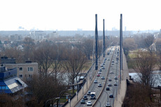 Theodor-Heuss-Brücke in Düsseldorf_1.jpg